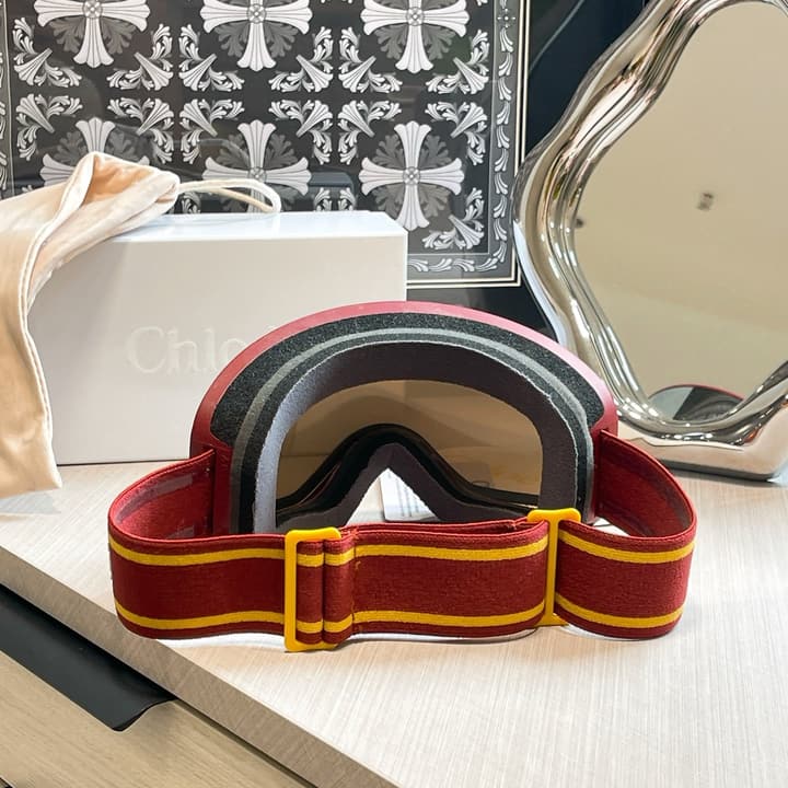 Chloé Ski Goggles in Beige Frame Red Logo Strap