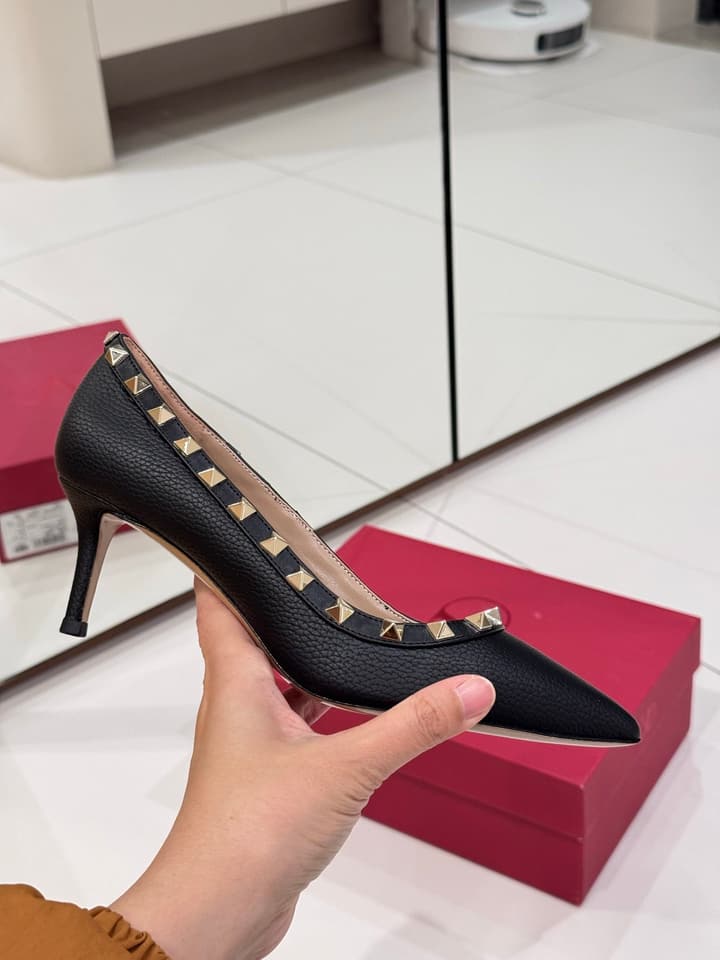 Valentino Classic High-Heel Pumps in Nude Pink Studded