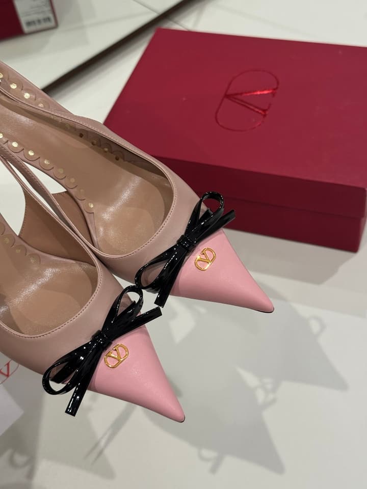 Valentino Bow-Detail High Heels in Black With White Bow