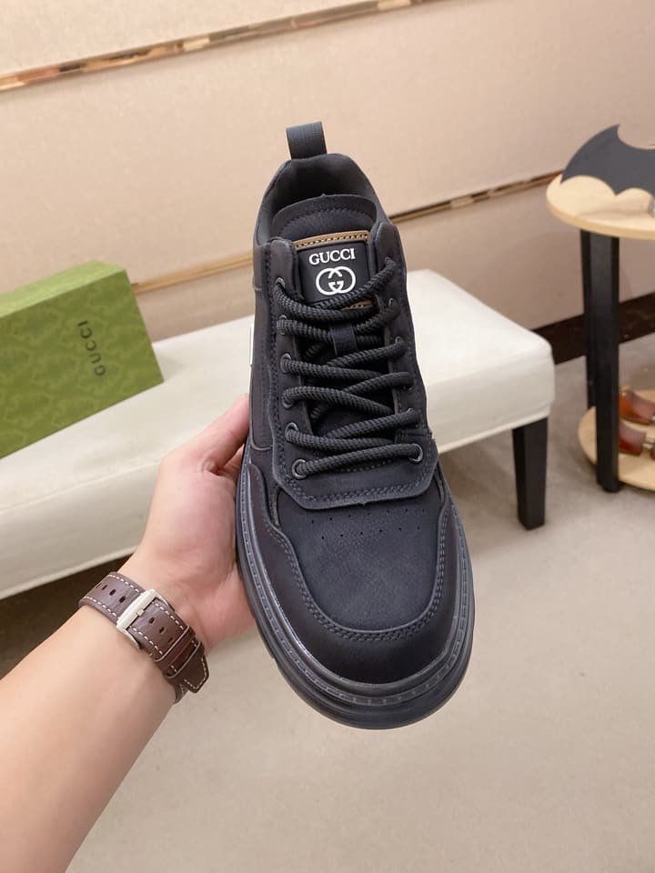 Gucci Premium Italian Leather Loafers in All Black