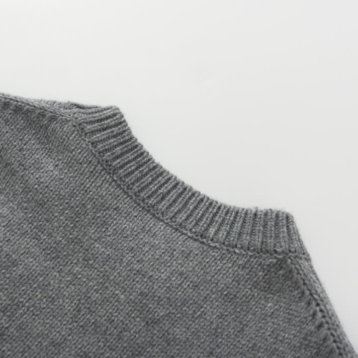 Burberry Equestrian Knight Logo Cashmere Blend Knit Sweater – 25SS in Black