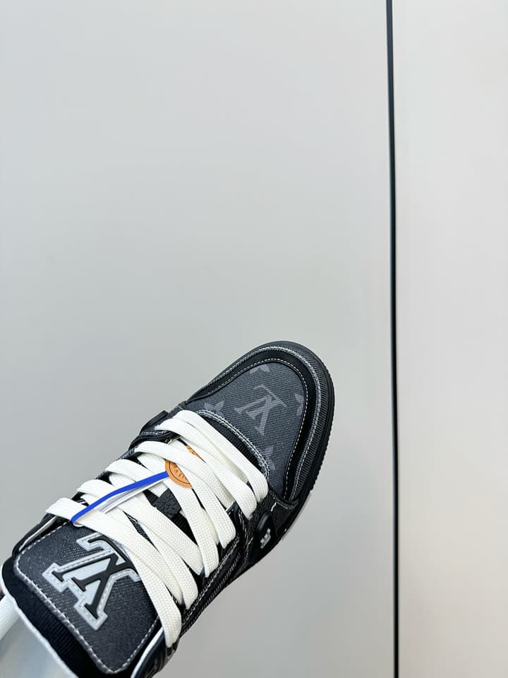 Louis Vuitton LV Trainer Sneakers