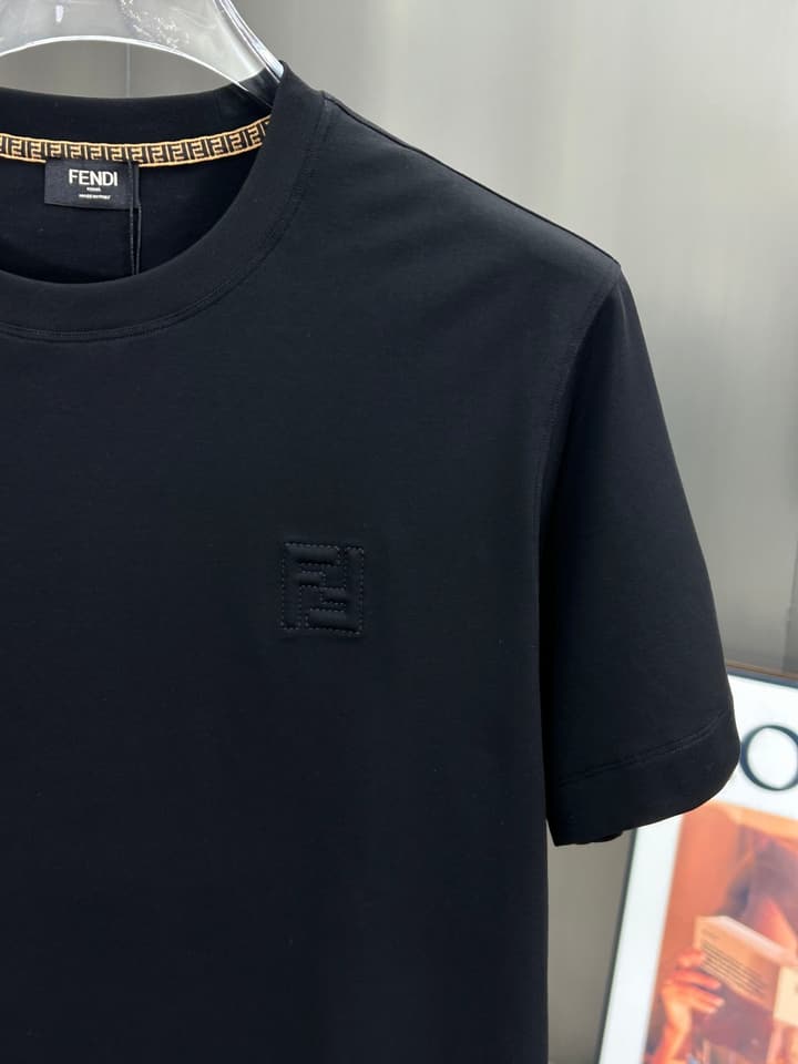 Fendi Logo and Graphic Cotton T-Shirt – 2026SS in Black Dog Graphic