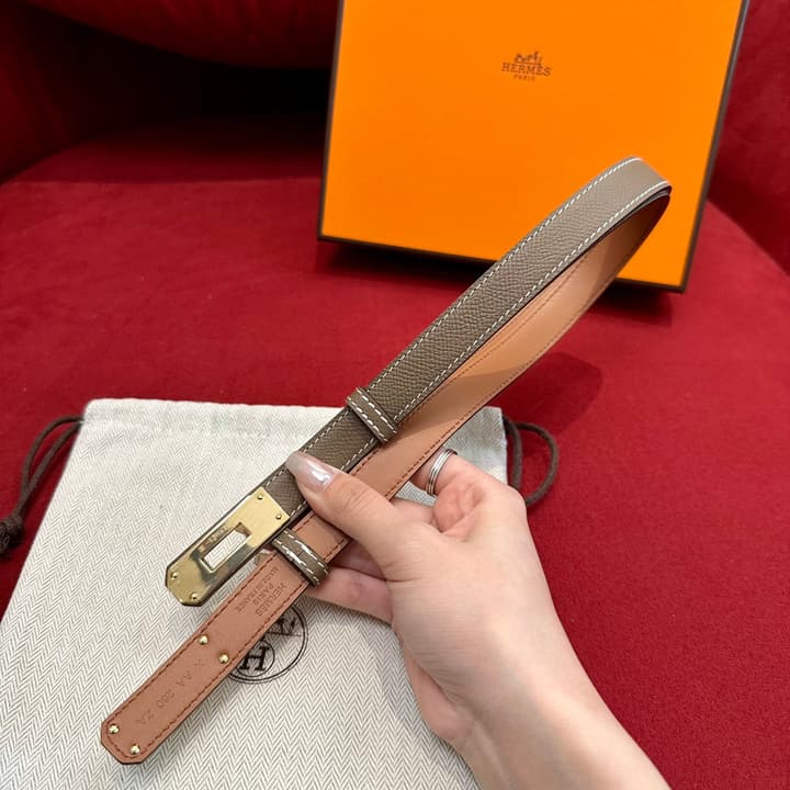 Hermès Kelly Epsom Leather Belt in Black Leather With Gold Hardware