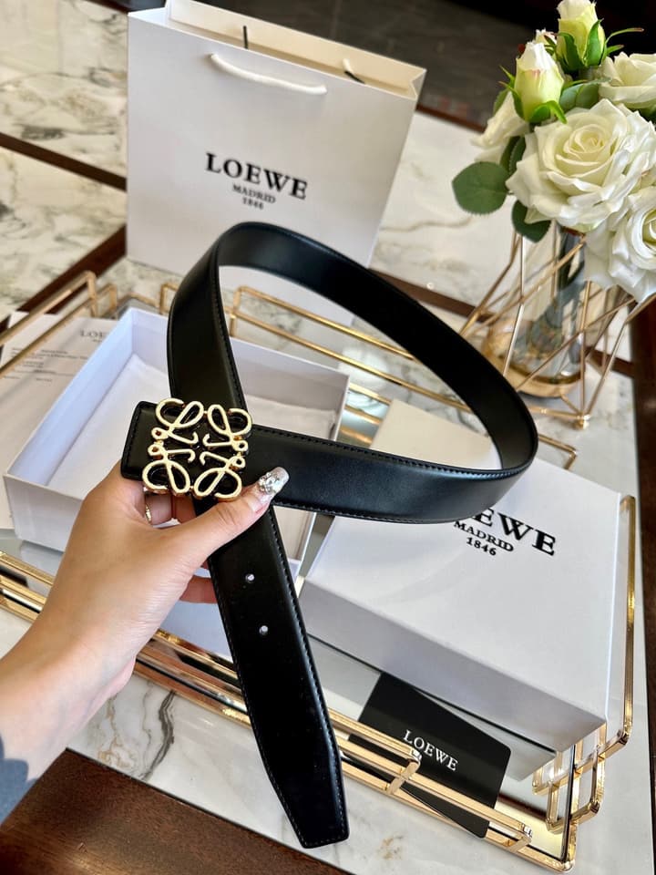 Loewe Classic Leather Belt – 4.0cm in Black With Gold Flat Buckle