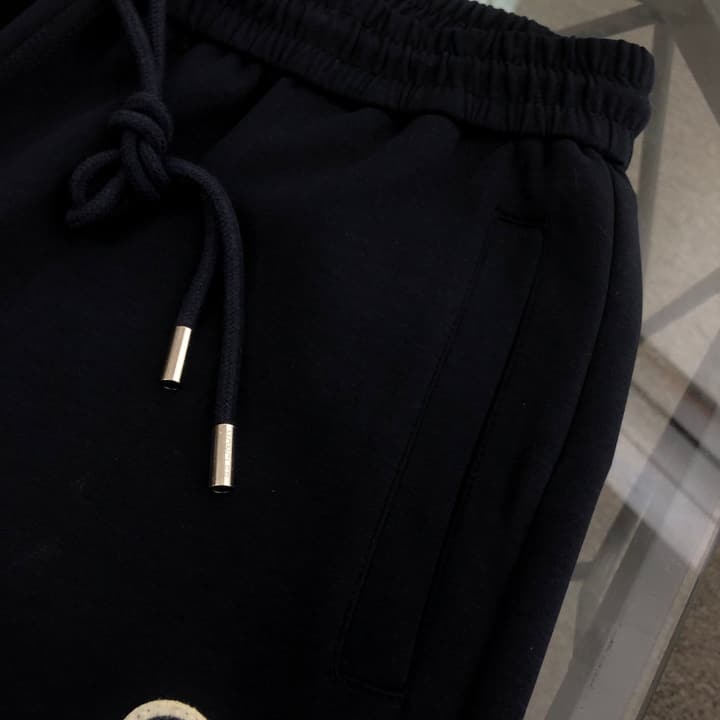 Moncler Spliced Logo Casual Shorts – 2026SS in Classic Black