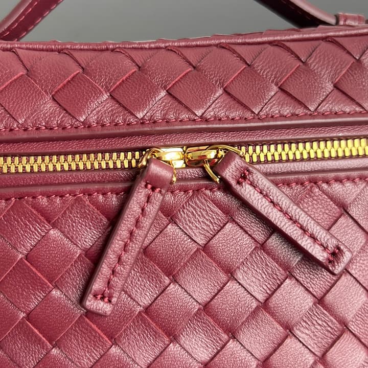 Bottega Veneta Soft Vanity Chain Vanity Case in Black