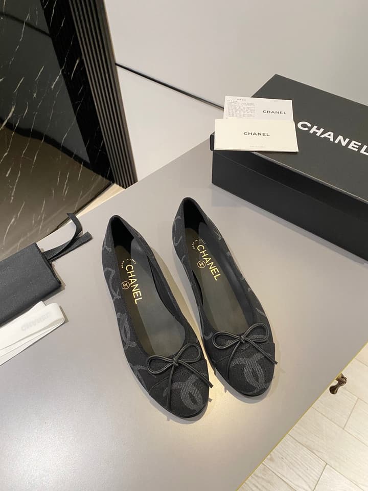 Chanel Classic Ballet Flats in Fuchsia Embossed