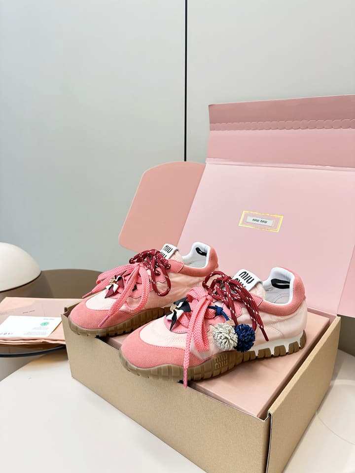 Miu Miu German Training Casual Shoes – 25SS Spring/Summer Runway Collection in Caramel Tan & Emerald Green Ribbons