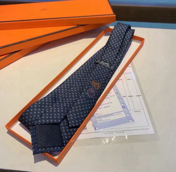Hermès H-Letter Men's Silk Tie Series in Burgundy Microdot