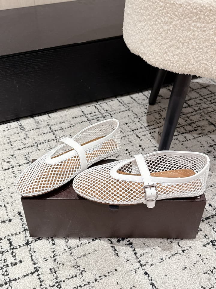 Alaïa Flat Mesh Ballet Flats – 25SS in Golden Beige Mesh