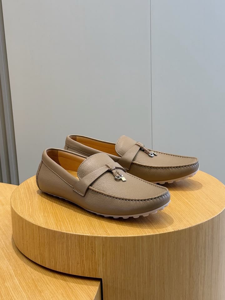 Loro Piana LP Italian Handmade Driving Shoes in Beige Suede Moccasin
