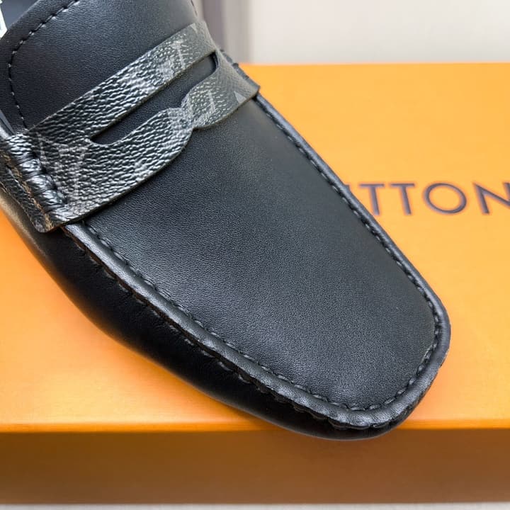Louis Vuitton Pebbled Leather Driving Shoes in Black Textured Leather