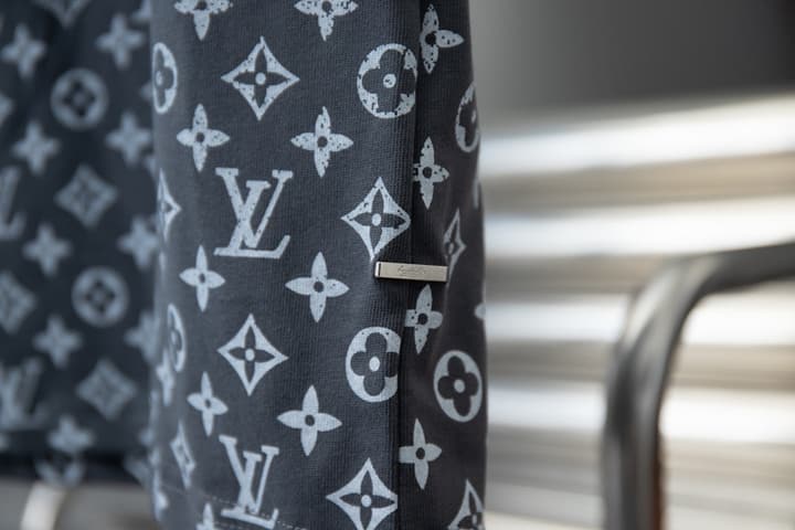 Louis Vuitton Monogram Gradient T-Shirt – Early Spring Collection – 26SS in Black Monogram Gradient