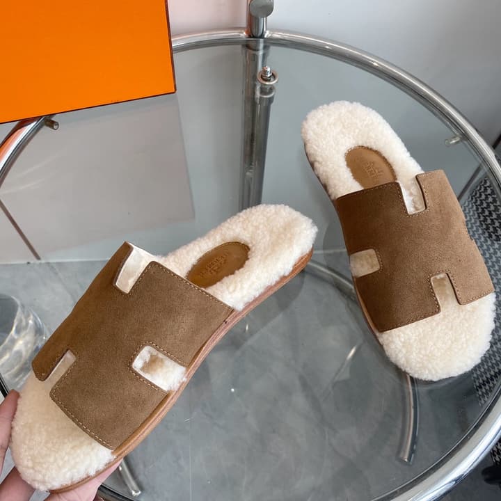 Hermès Izmir Classic H Wool Slippers in Black