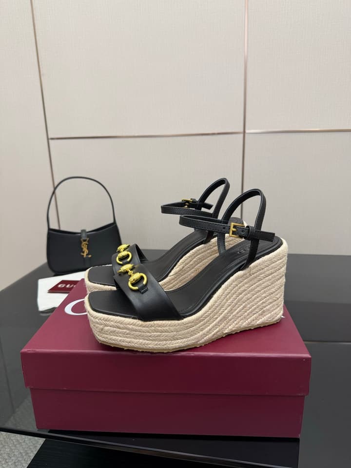 Gucci Horsebit Platform Sandals – 2025 Summer Collection in Black