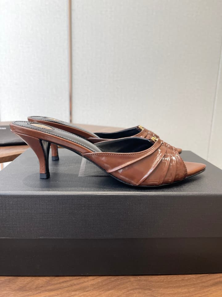 Saint Laurent Pointed Toe Stiletto Heeled Sandals – 26SS in Black - Gold Logo Plaque