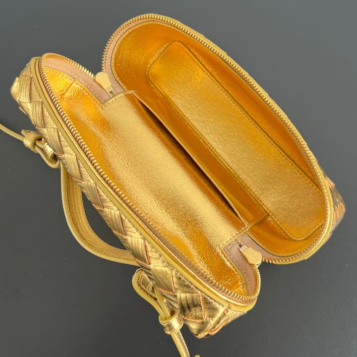 Bottega Veneta Vanity Case Shoulder Bag – Christmas Limited Edition in Metallic Gold