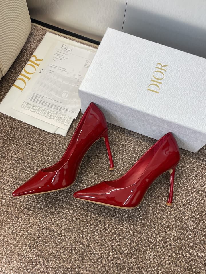 Dior CD Logo Pointed Toe Pumps – 2025 Spring/Summer Haute Couture Collection in Shiny Black Flat