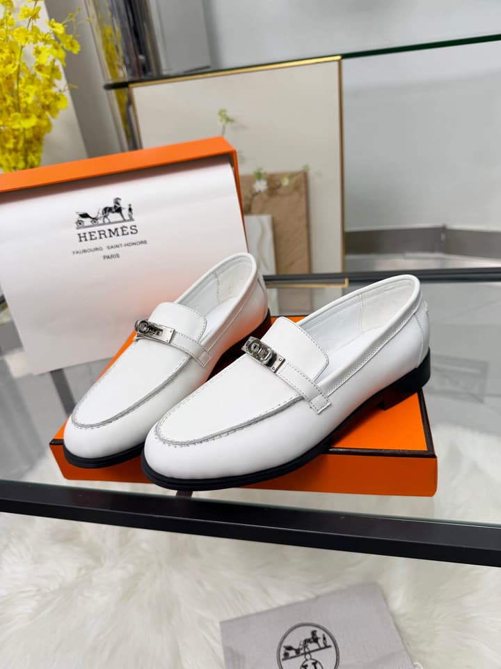 Hermès Classic Leather Sole Sandals in Black Smooth