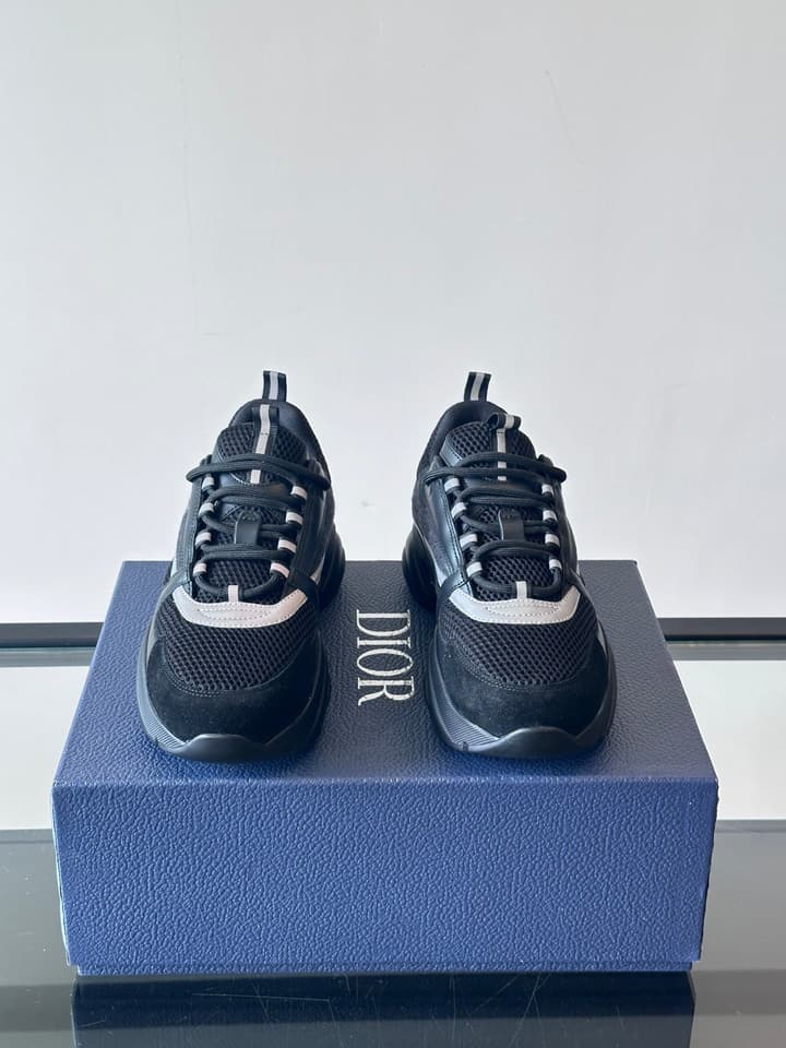 Dior B22 Retro Jogging Sneakers in Black And White Oblique