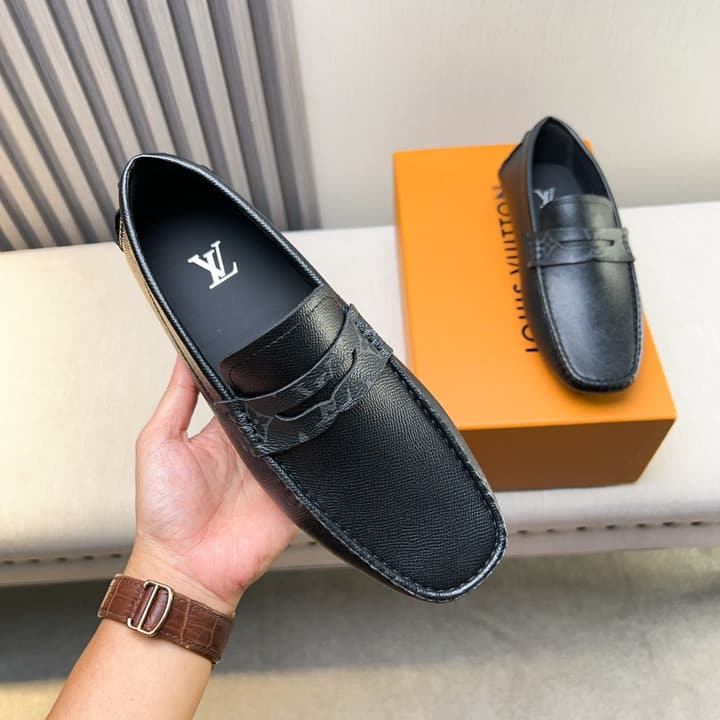 Louis Vuitton Pebbled Leather Driving Shoes in Black Textured Leather
