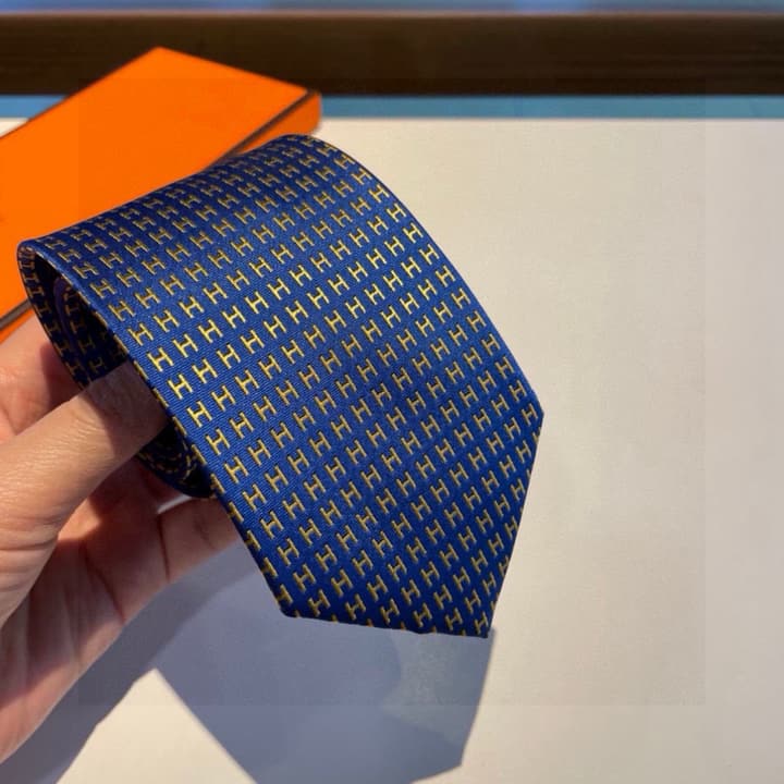Hermès Men's H-Letter Silk Tie – New Collection in Burgundy