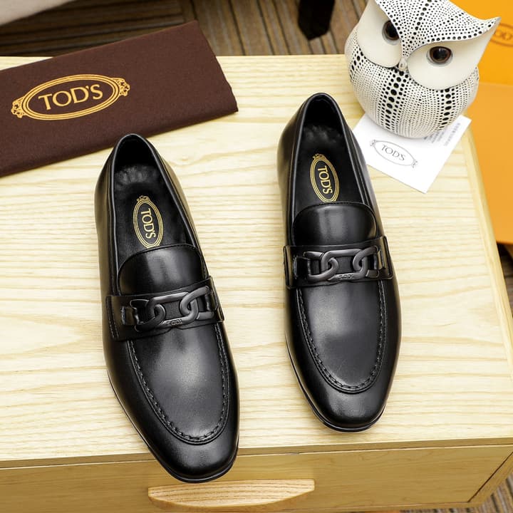 Tod's Classic Men's Driving Shoes in Polished Black