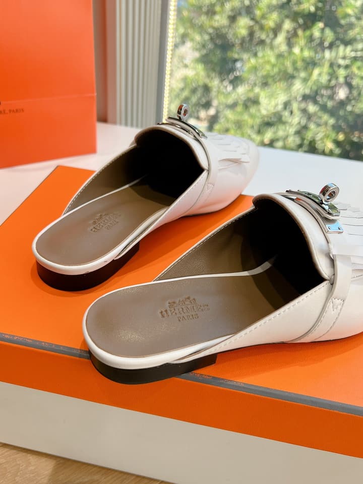 Hermès Calfskin Mules – 25SS/FW Collection in Black Embossed Leather With Silver Hardware