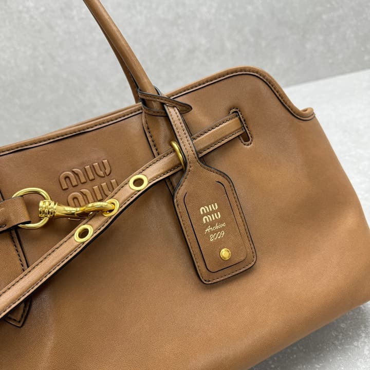 Miu Miu Aventure Horizontal Tote Bag – 25SS