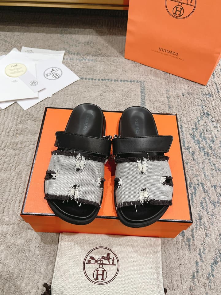 Hermès Chypre Leather Unisex Slides – 2023SS in Blush Pink