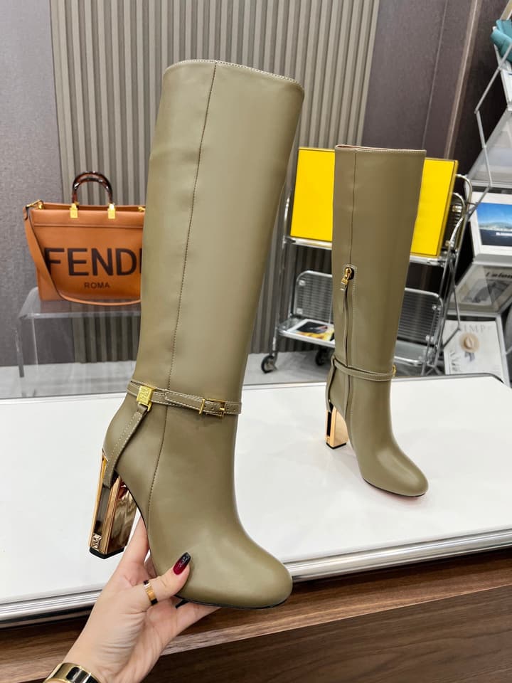 Fendi Delfina Runway Round Toe Boots in Black Leather Boots