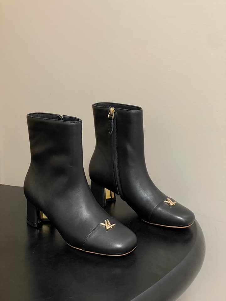 Louis Vuitton LV Swing Metal Heel Ankle Boots – 25SS Autumn/Winter Collection in Black