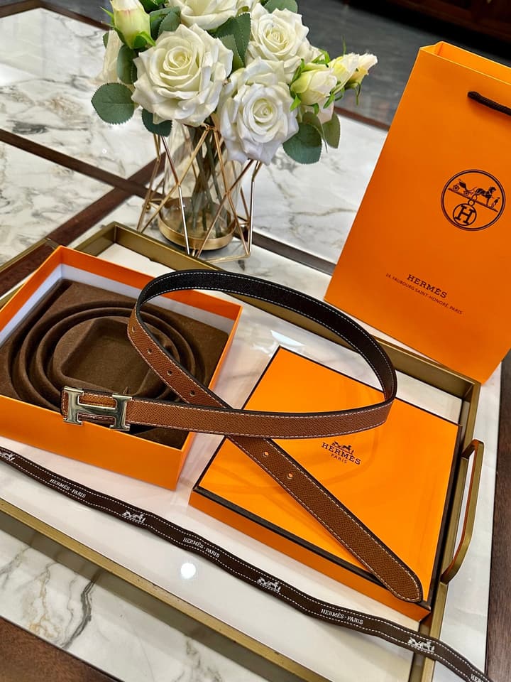 Hermès Classic Leather Belt – 2.5cm in Tan Textured With Polished Gold Buckle