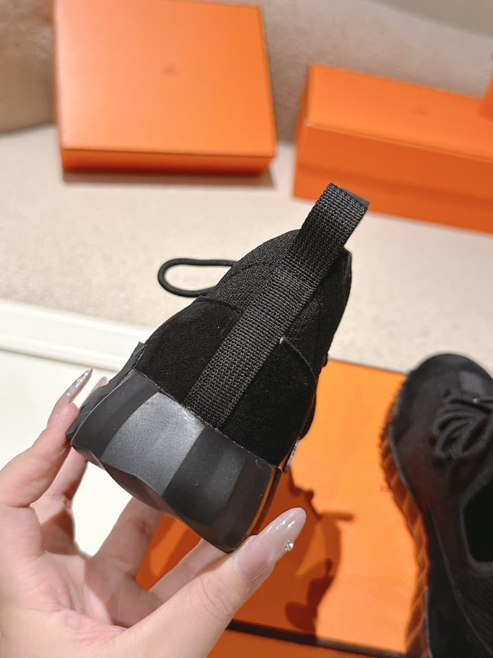 Hermès Classic Couple's Casual Sneakers in All Black