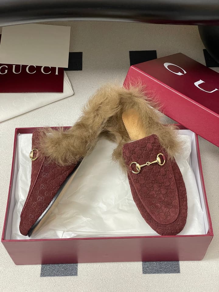 Gucci Princetown Classic Wool Mules – 2025 Fall Latest Edition in Black Croc Embossed Leather