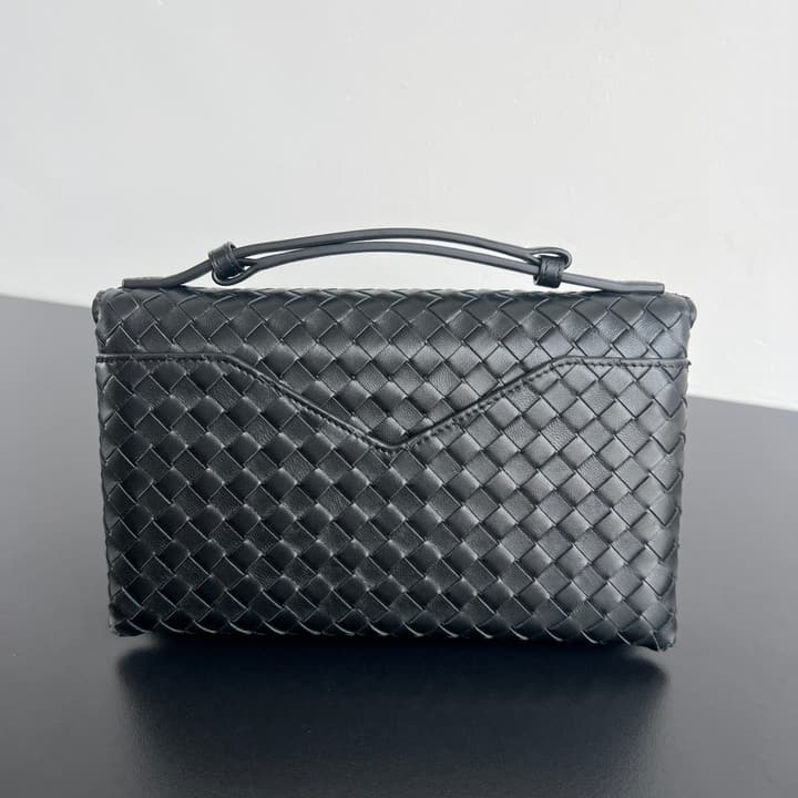 Bottega Veneta Knot Lock Crossbody Bag – 2025 Early Spring in Black Woven