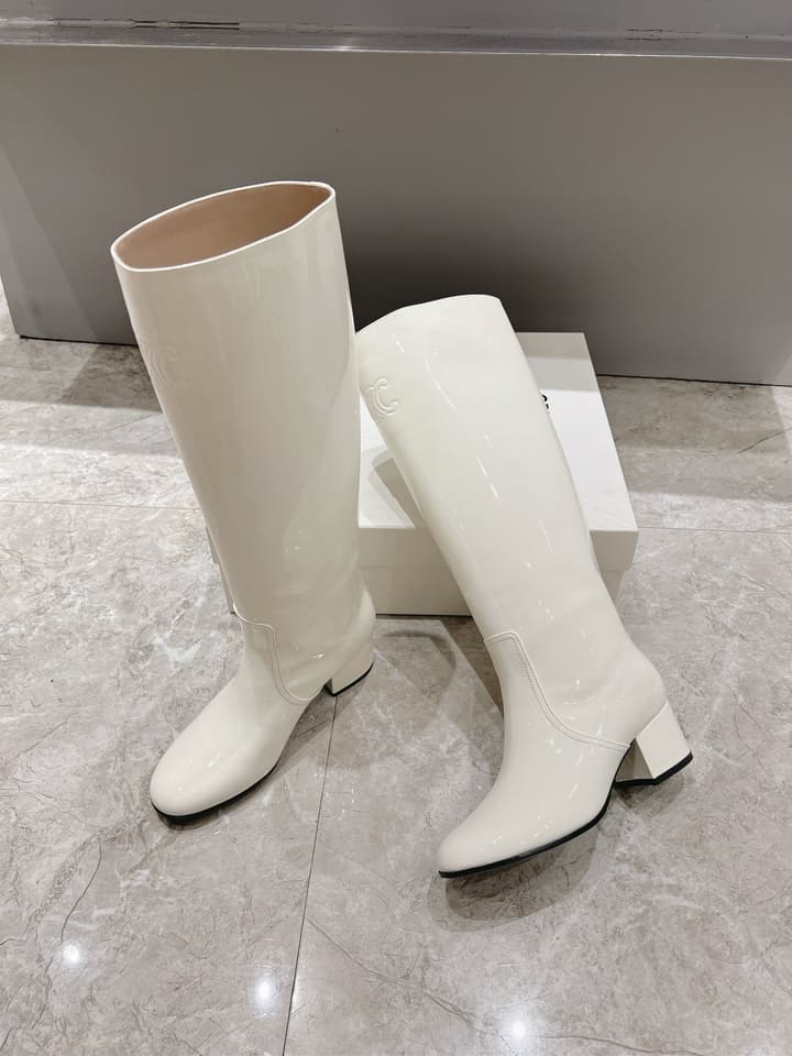 Celine Retro Chunky Heel Knee-High Boots – 24FW in Cream White