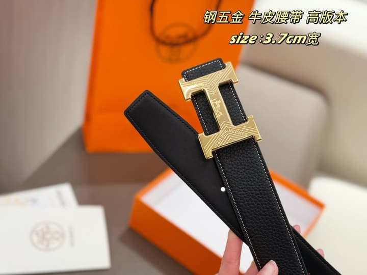 Hermès Men's Classic Leather Belt with Steel Hardware in Gold