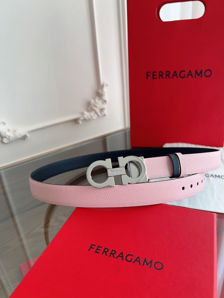 Ferragamo Women's Reversible Leather Belt in Black With Silver Buckle