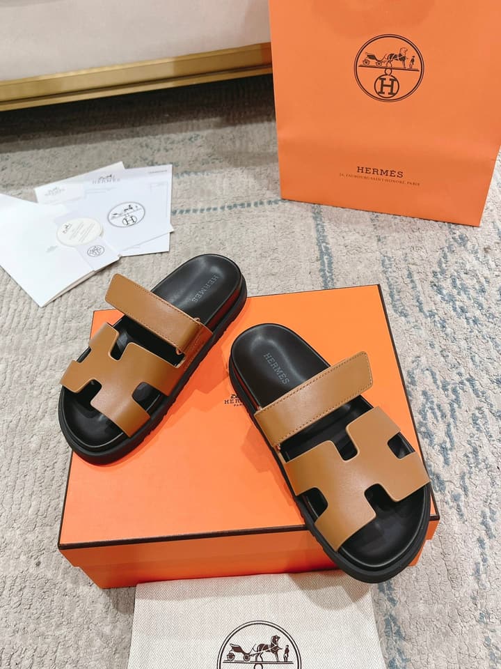 Hermès Chypre Leather Unisex Slides – 2023SS in Blush Pink