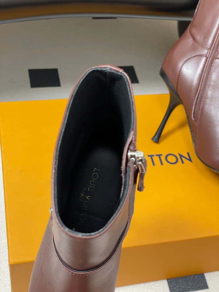 Louis Vuitton Legacy Pointed-Toe Ankle Boots – 25SS