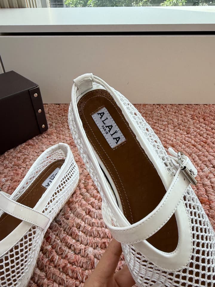 Alaïa Woven Fishnet Mules – 2026 Spring/Summer Collection in Beige