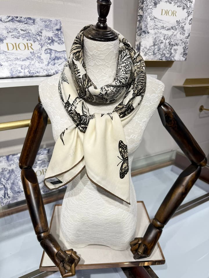 Dior Cashmere Silk Square Scarf – 2025 Collection in Cream Multi-floral
