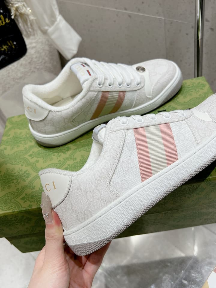 Gucci Screener Series Chunky Unisex Sneakers in Beige With Pastel Stripe And Pink Toe