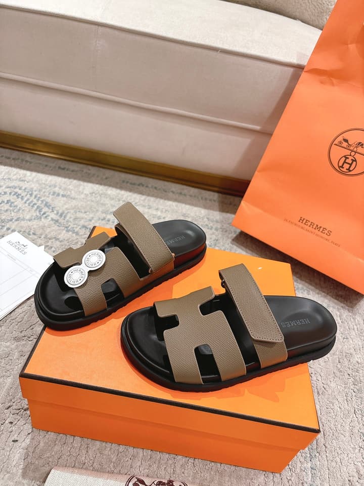 Hermès Chypre Leather Slides