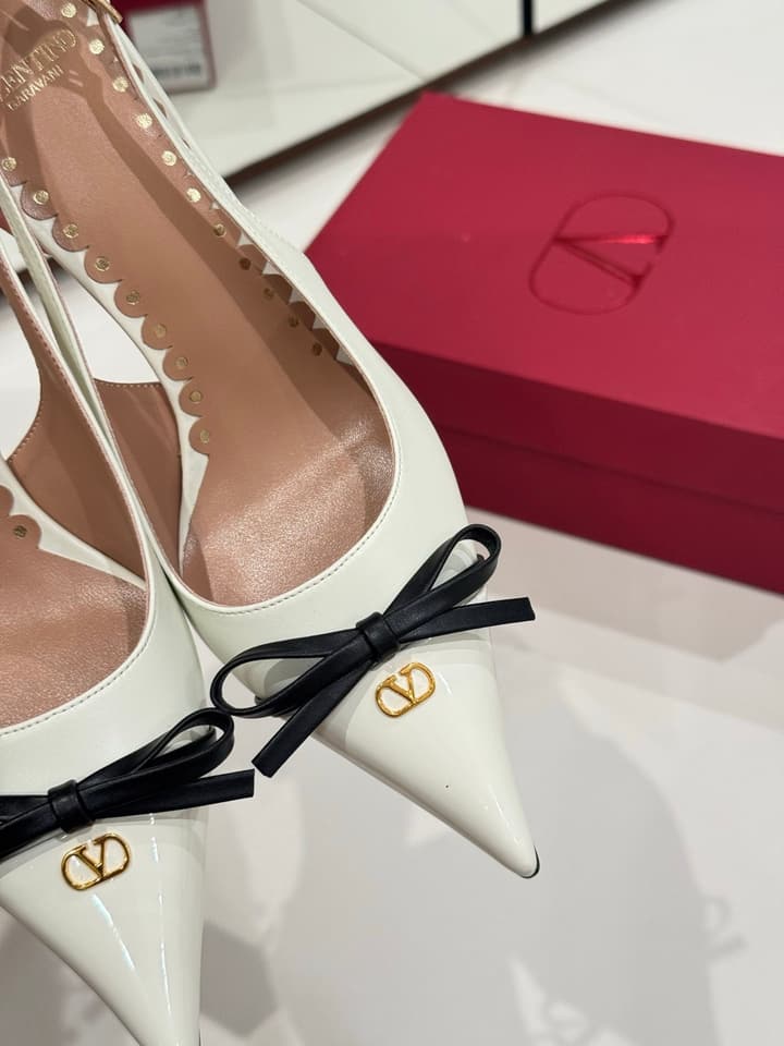 Valentino Bow-Detail High Heels in Black With White Bow
