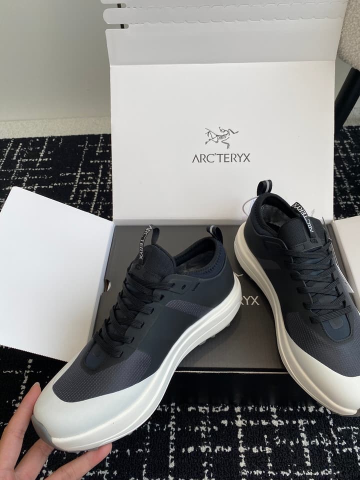 Arc'teryx Aerios FL Men's Performance Sneakers in Black