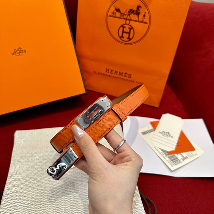 Hermès Kelly Epsom Leather Belt in Black Leather With Gold Hardware