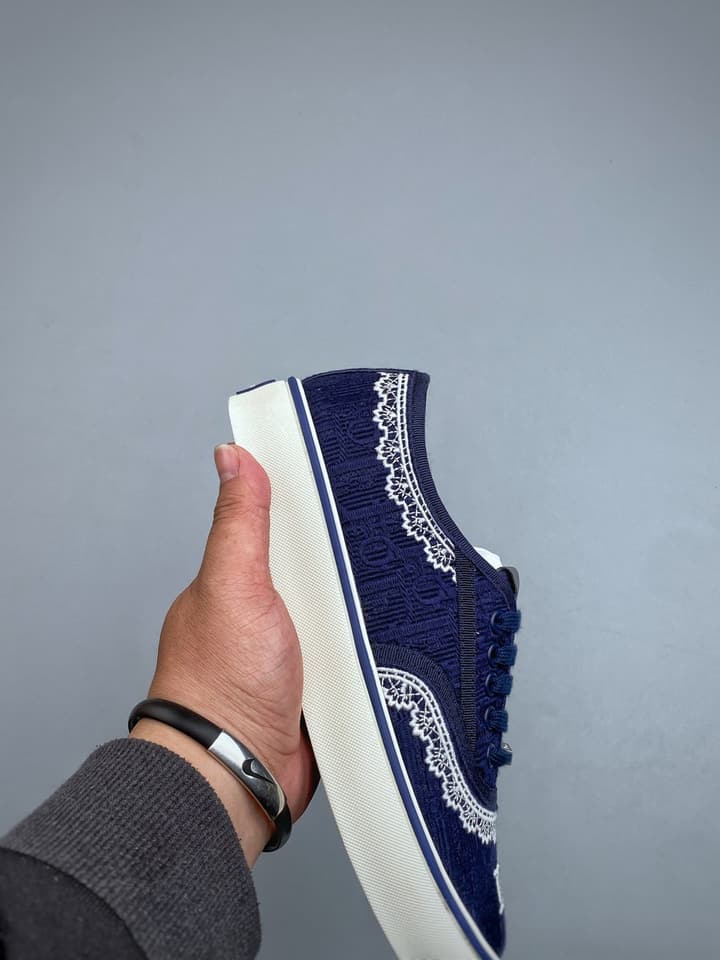Dior Saltwind Oblique Lace Canvas Sneakers in Navy Blue Oblique With White Lace
